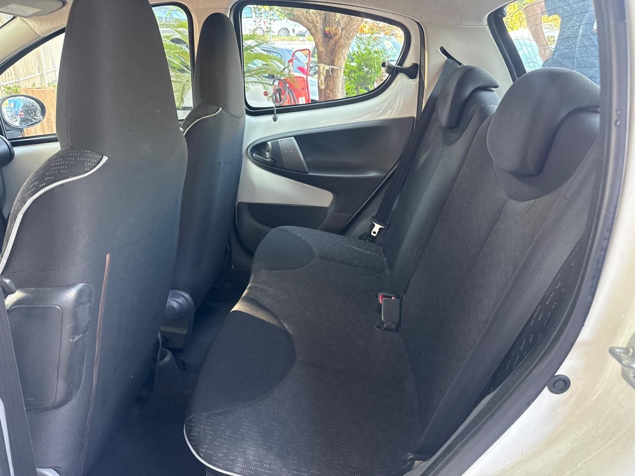 Peugeot 107 1.0 68CV 5p. Sweet Years 2Tronic