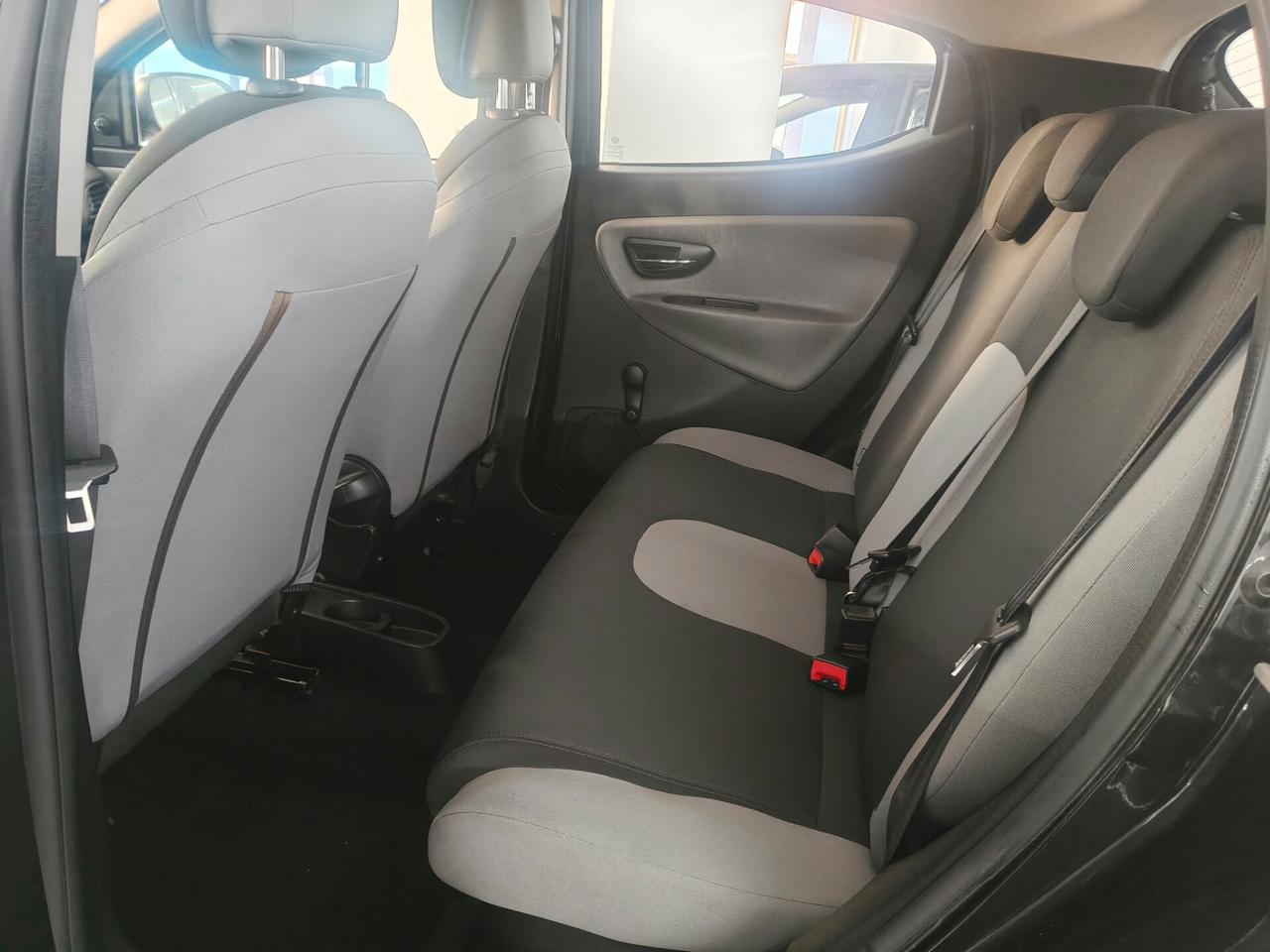 Lancia Ypsilon 1.2 69 CV 5 porte Platinum