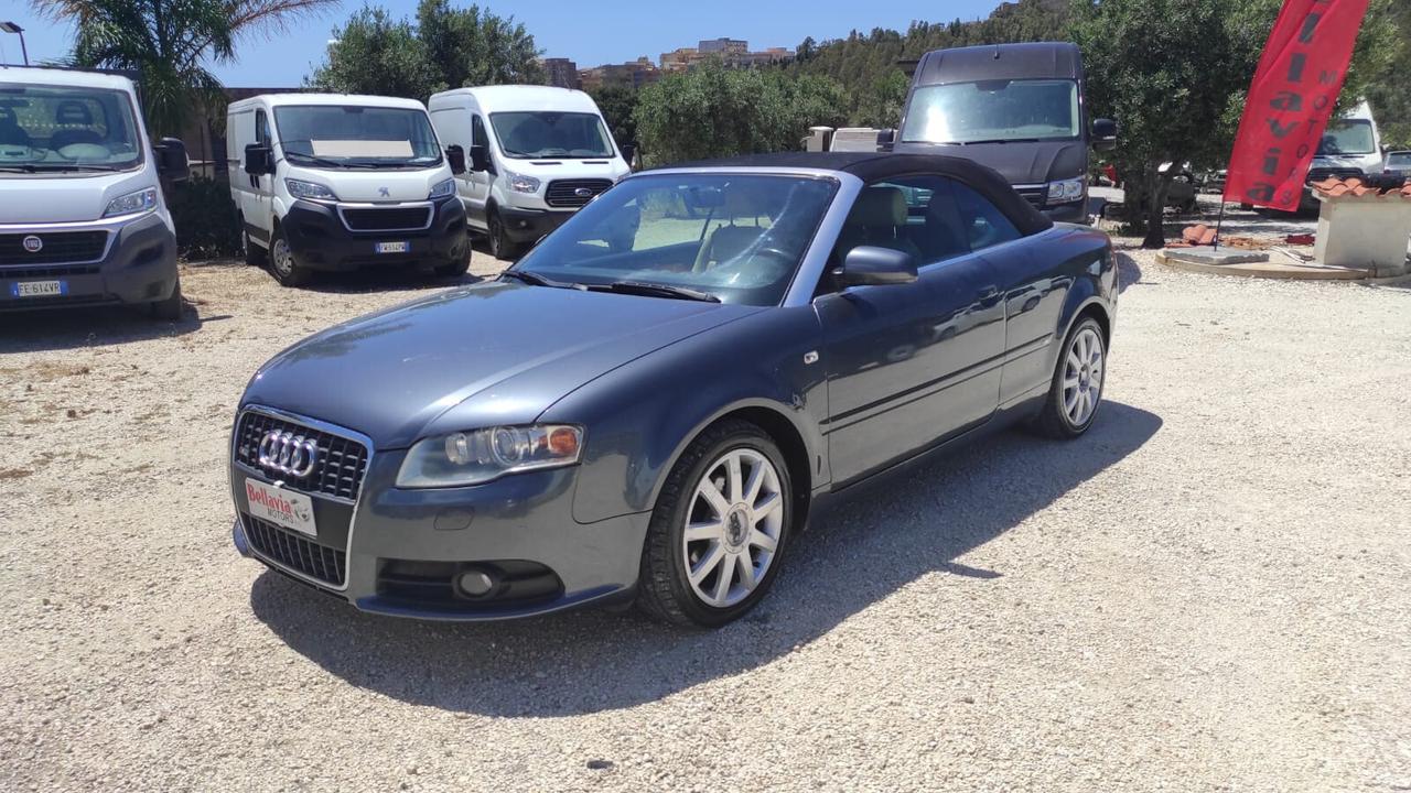 Audi A4 S-LINE Cabriolet 2.0 TDI 140CV