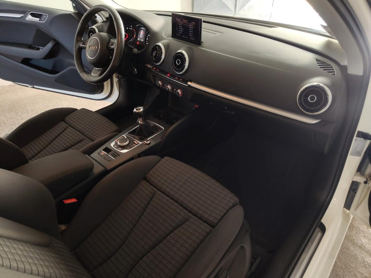 Audi A3 1.6 TDI 105 CV CR Ambition