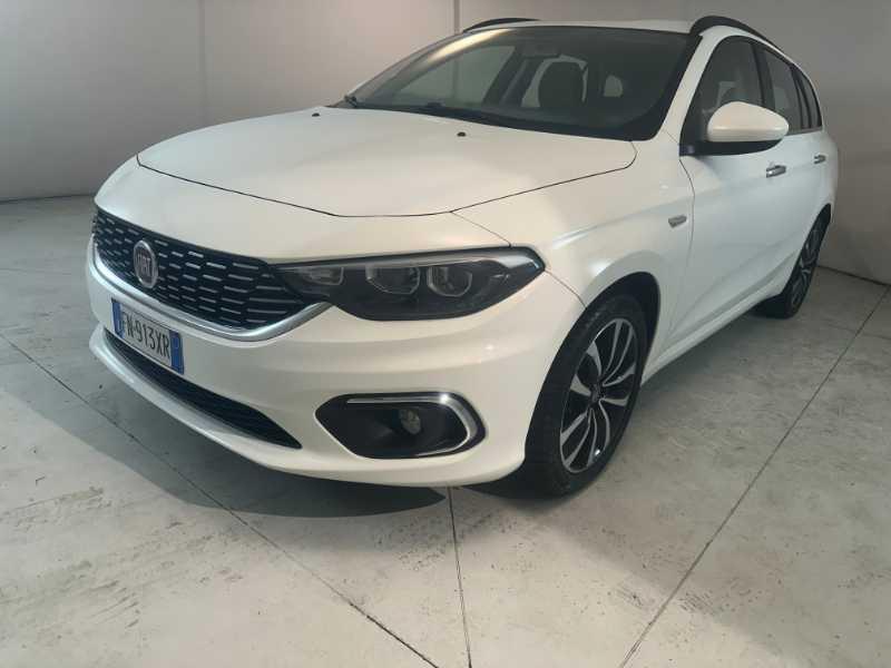 FIAT Tipo (2015-->) - Tipo 1.3 Mjt S&S SW Lounge