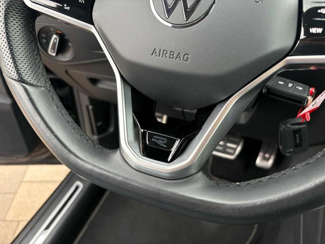 VOLKSWAGEN Tiguan 2.0 TDI 150 CV DSG R-Line TOTAL BLACK