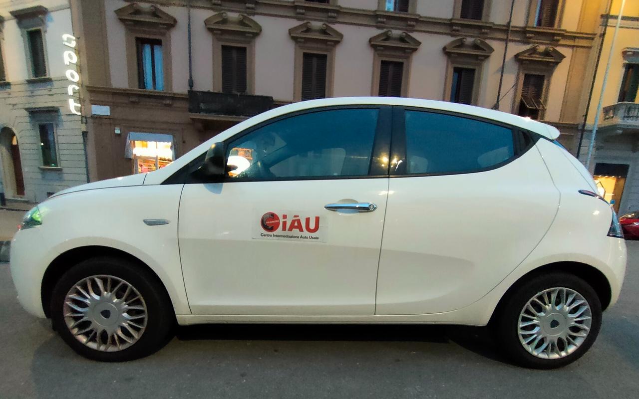 Lancia Ypsilon 1.2 69 CV 5p. Silver Neopatentati