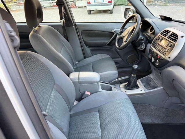 TOYOTA RAV 4 MY23 RAV4 2.0Tdi D-4D cat 5P Sol senza lavoro da fare