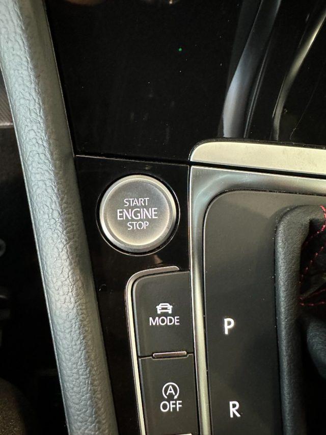 VOLKSWAGEN Golf GTI Performance 2.0 DSG -19"-Camera-DYnaudio-Keyless