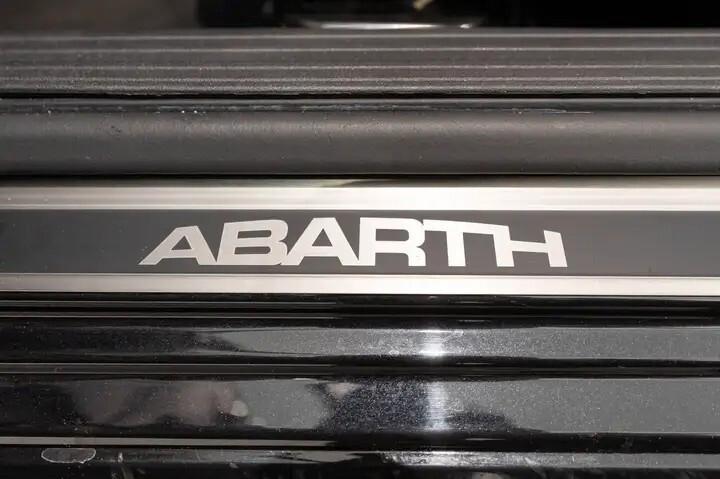 Abarth 695 1.4 Turbo T-Jet 180 CV Tributo 131 Rally
