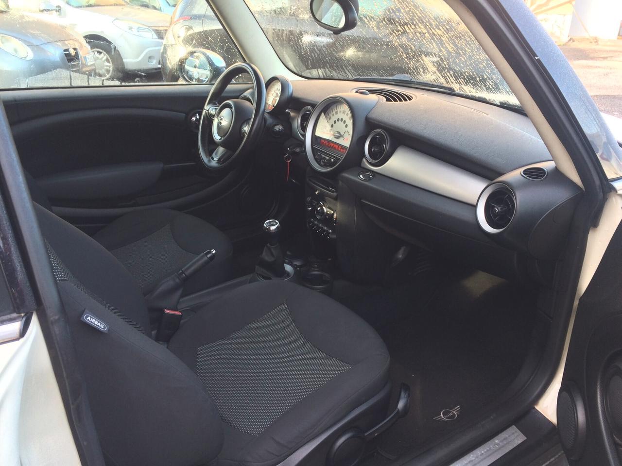 2011 Mini 1.6 16V One (55kW) per neopatentati tagliandata !!!