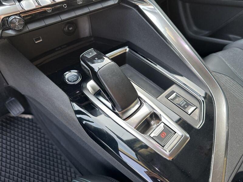 Peugeot 3008 Hybrid 225 e-EAT8 Allure Pack