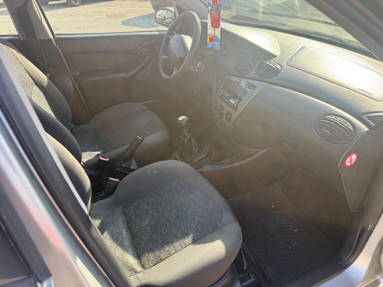 Ford Focus 1.8 TDDi cat 5p. Ghia