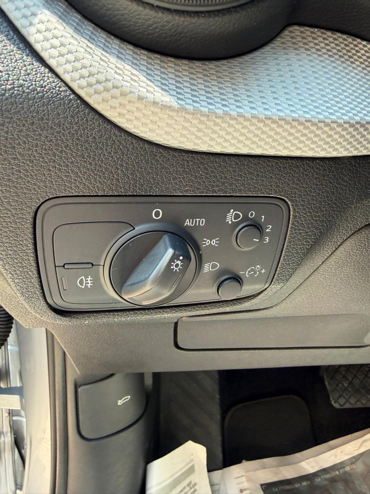 Audi Q2 30 TDI S tronic Identity Black