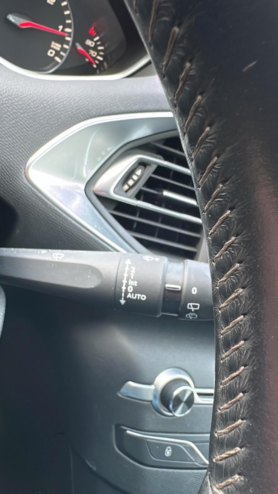 Peugeot 308 BlueHDi 120 S&S Allure