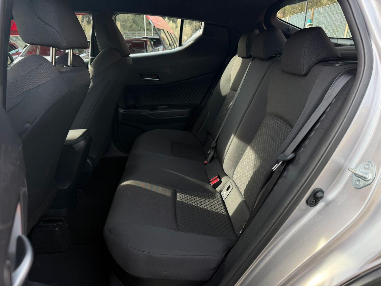 Toyota C-HR 1.8 Hybrid E-CVT Trend