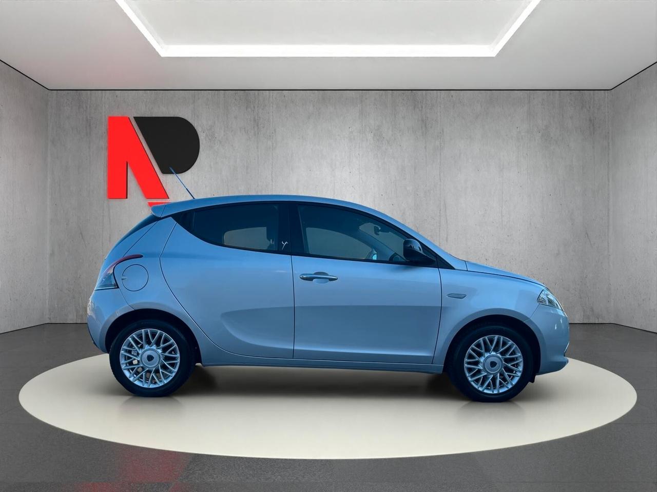Lancia Ypsilon 1.2 69 CV 5 porte S&S Silver