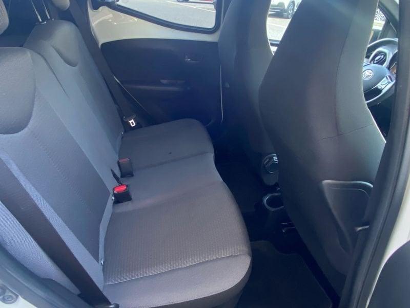 Toyota Aygo Aygo Connect 1.0 VVT-i 72 CV 5 porte x-play