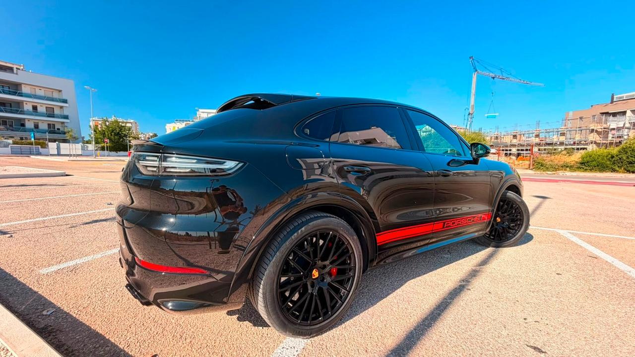 Porsche Cayenne Coupe 2022 4.0 Turbo S e-hybrid 5p.ti tiptronic 680cv