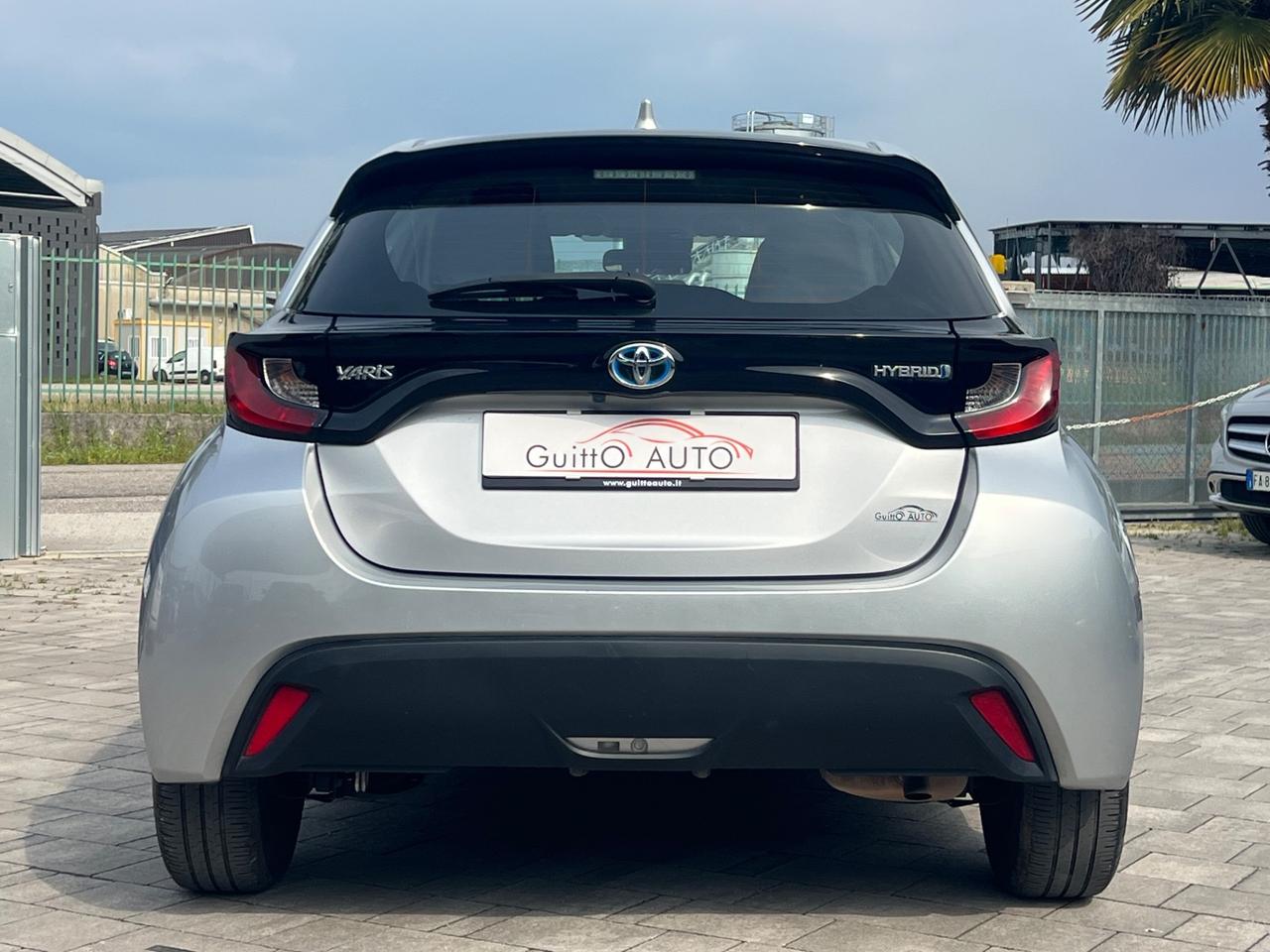 Toyota Yaris 1.5 Hybrid 5 porte Business FINANZIABILE