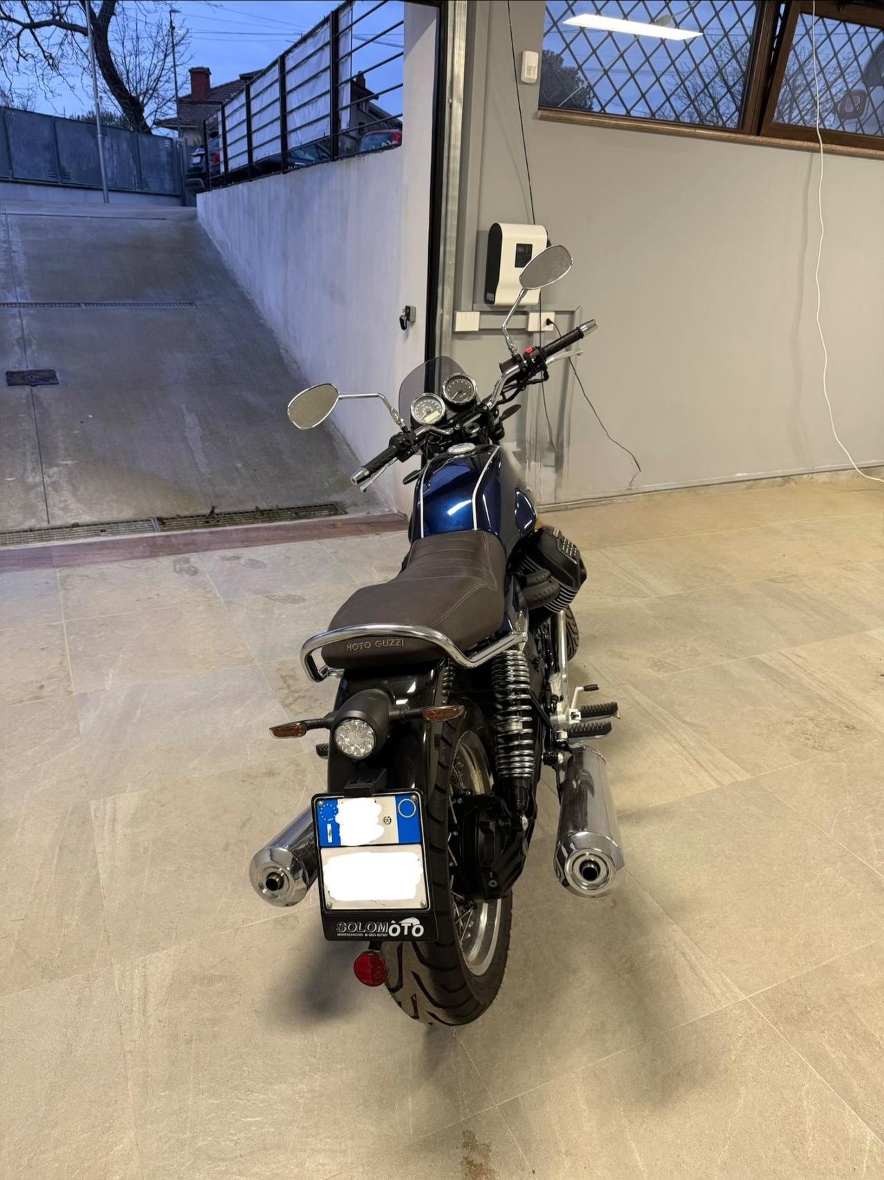 Moto Guzzi V7 IV Special 100^Anniversario