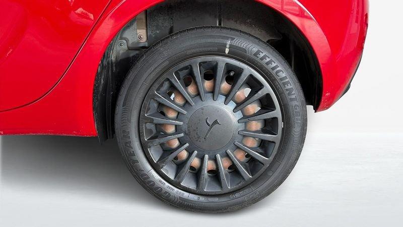 Lancia Ypsilon 1.0 firefly hybrid Gold s&s 70cv 5 Porte 1.0 FireFly Hybrid 70cv Gold S&S