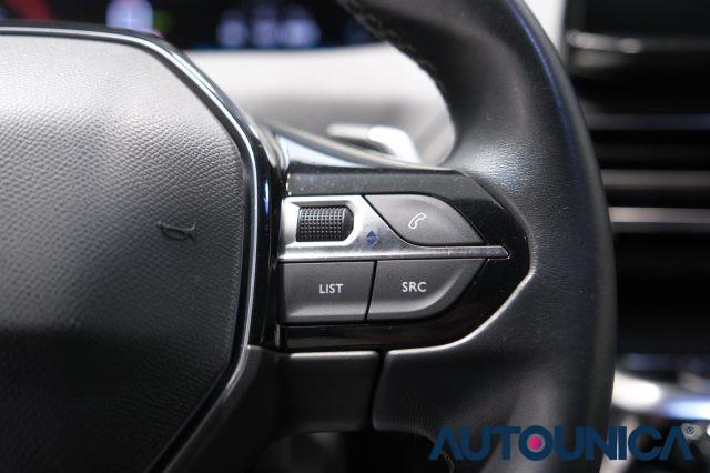 PEUGEOT 3008 HYBRID4 300 E-EAT8 ALLURE PACK