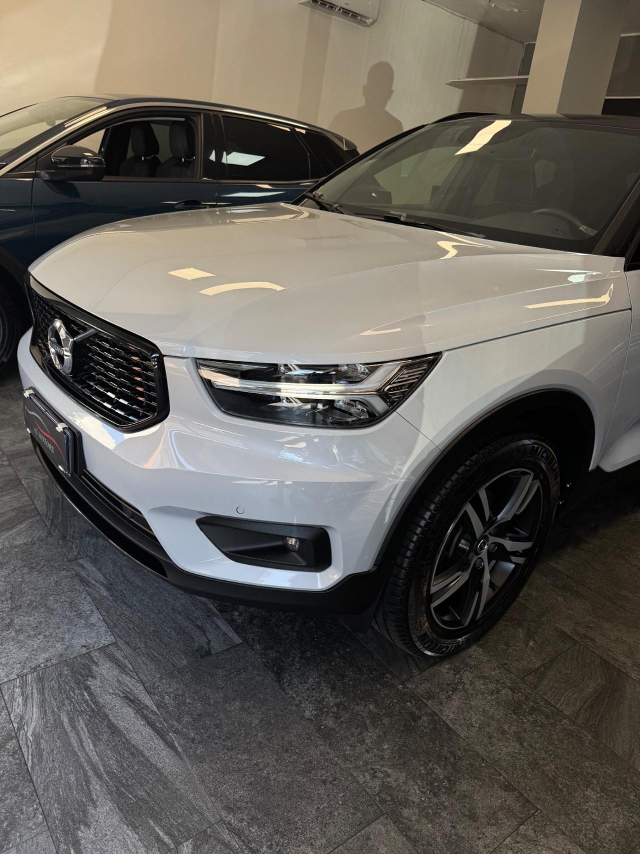 Volvo XC40 D3 2.0 150 Cv R-design Finanziabile