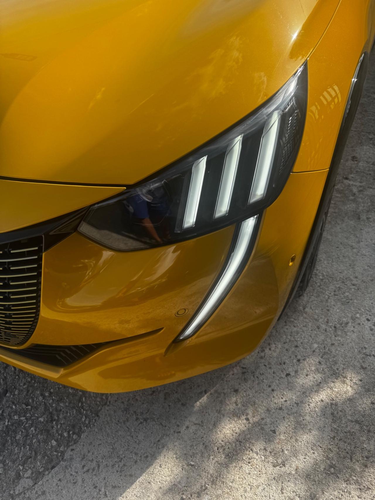 Peugeot 208 motore elettrico 136 CV 5 porte GT Pack