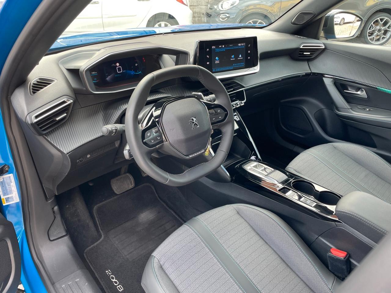 Peugeot 2008 1.2 puretech Allure AUTOMATICA NESSUN VINCOLO