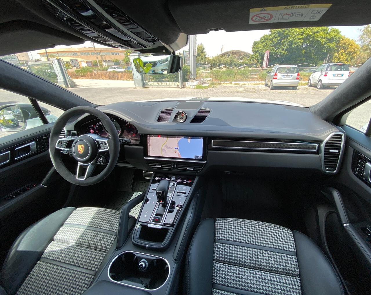 Porsche Cayenne Coupe 4.0 GTS tiptronic