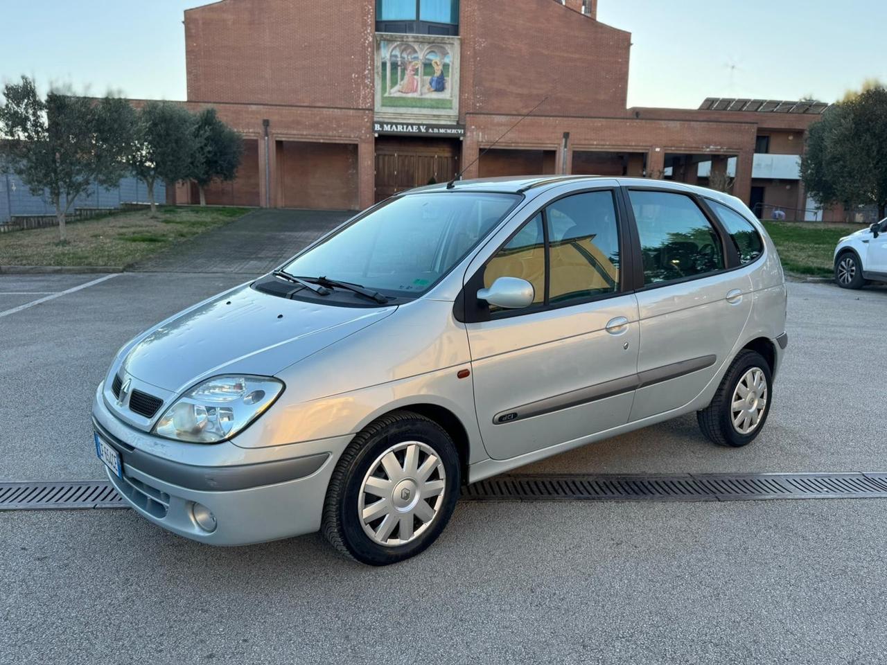 Renault Megane Scénic 1.9 dCi cat Expression