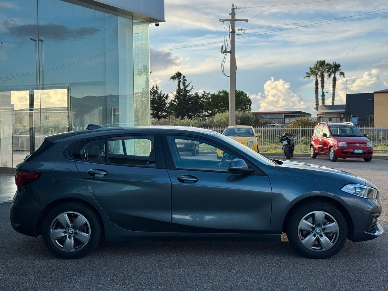 Bmw 116 116d 5p. Business Advantage