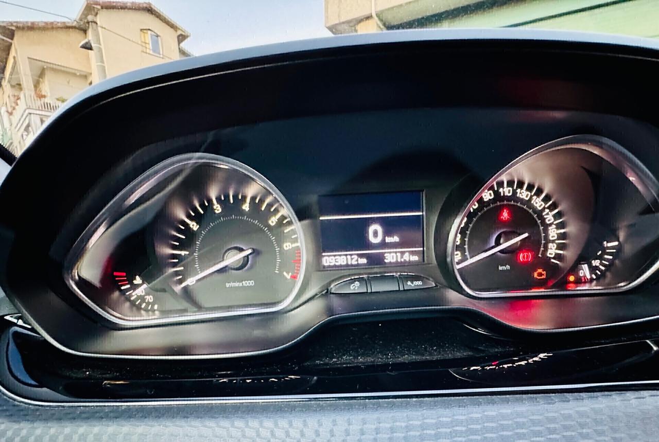 Peugeot 208 PureTech 82 5 porte Allure Ok Neopatentati