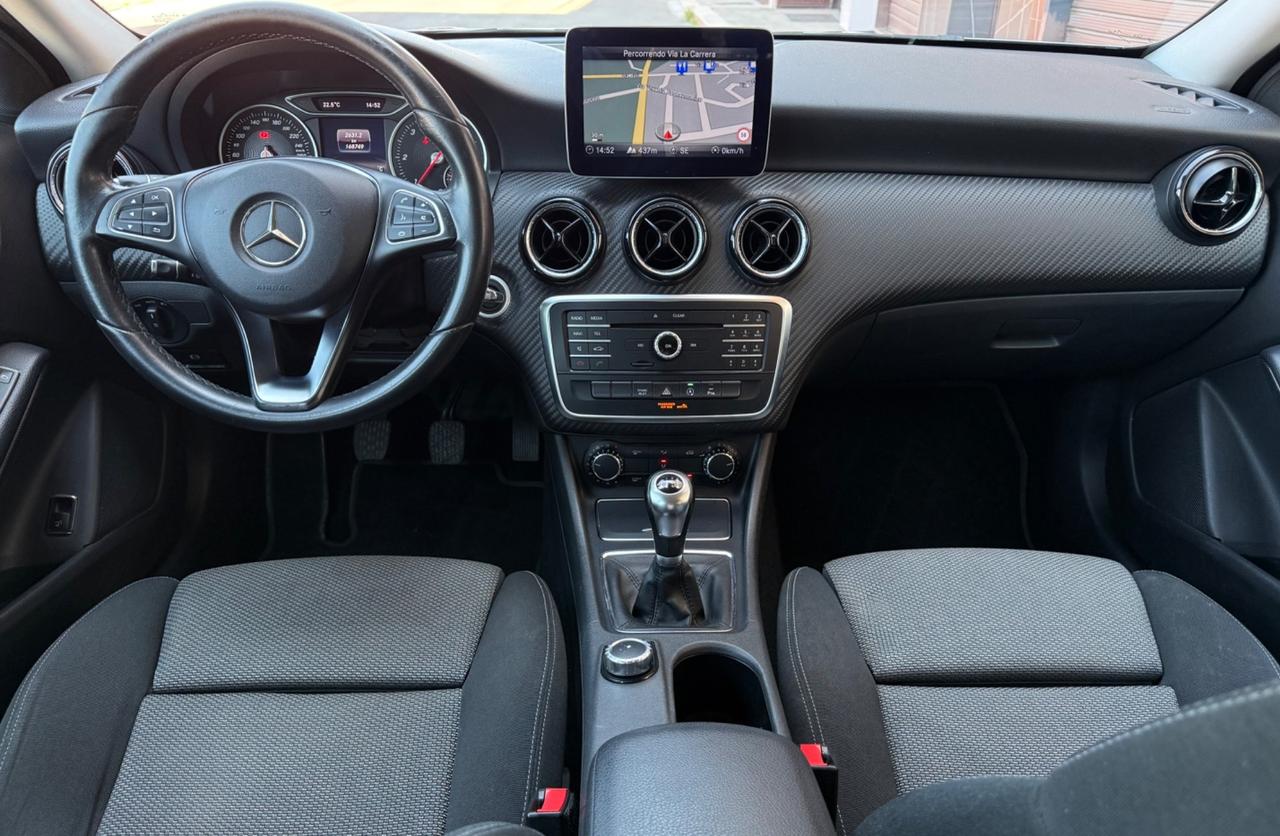 Mercedes GLA 180d Sport FARI LED-TELECAMERA