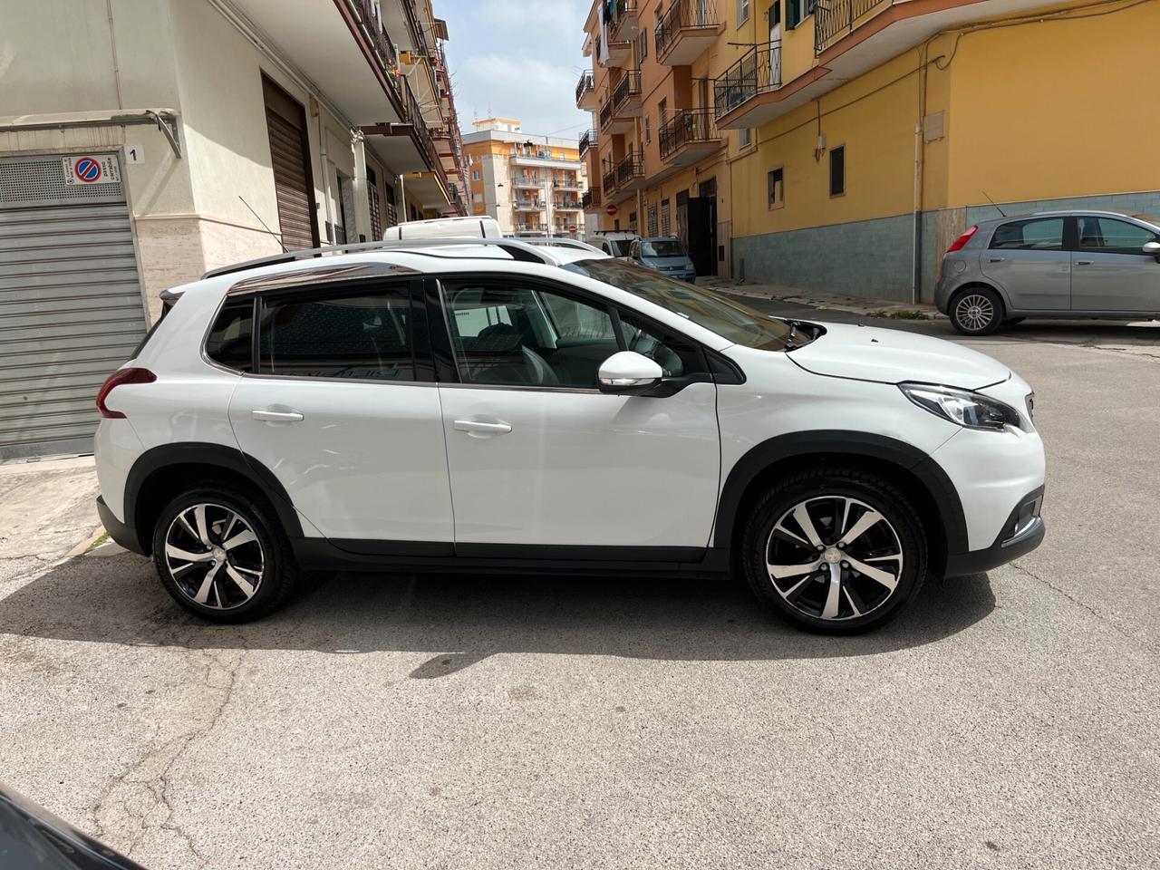 Peugeot 2008 BlueHDi 100 Allure
