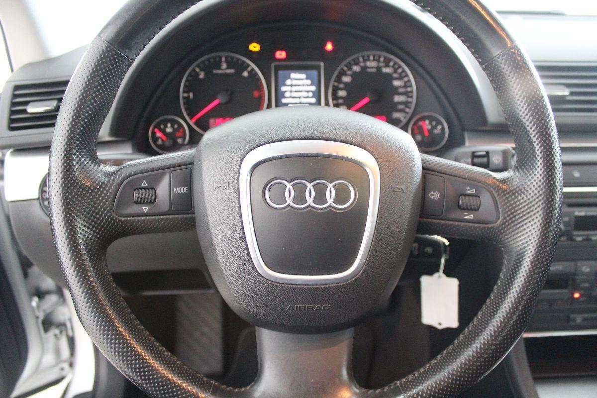 AUDI - A4 - 3.0 TDI quattro S tronic
