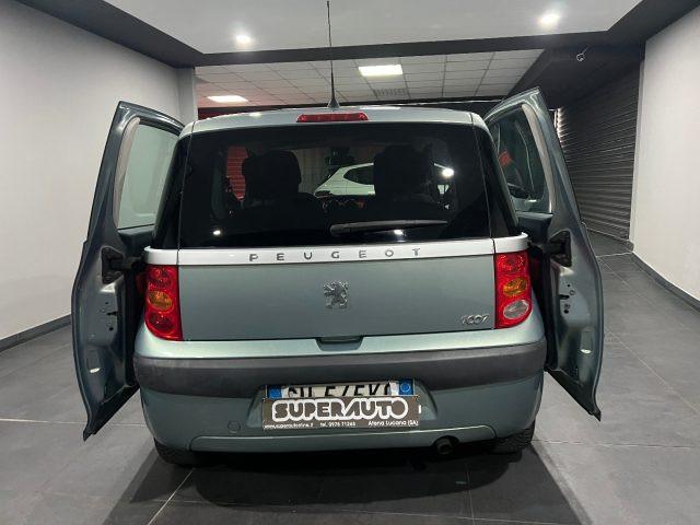 PEUGEOT 1007 1.6 HDi Sporty