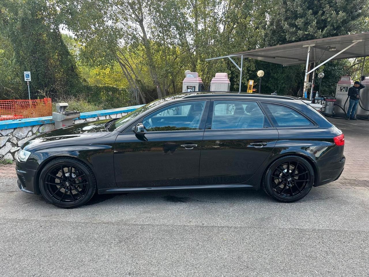 Audi A4 RS 4 Avant 4.2 V8 FSI quattro S tronic