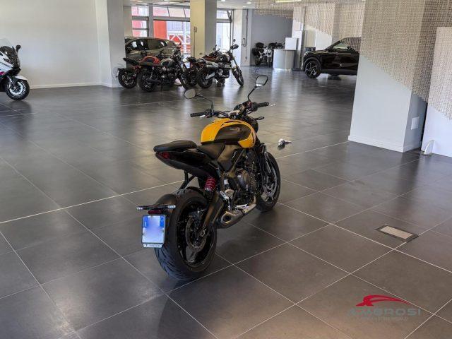 TRIUMPH Trident 660