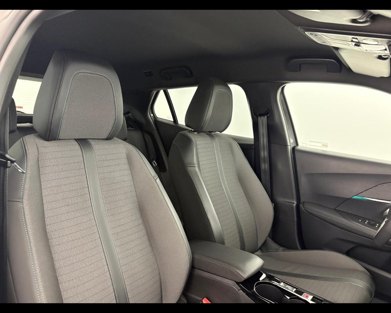 PEUGEOT 2008 1.5 bluehdi Allure Pack s&s 130cv eat8