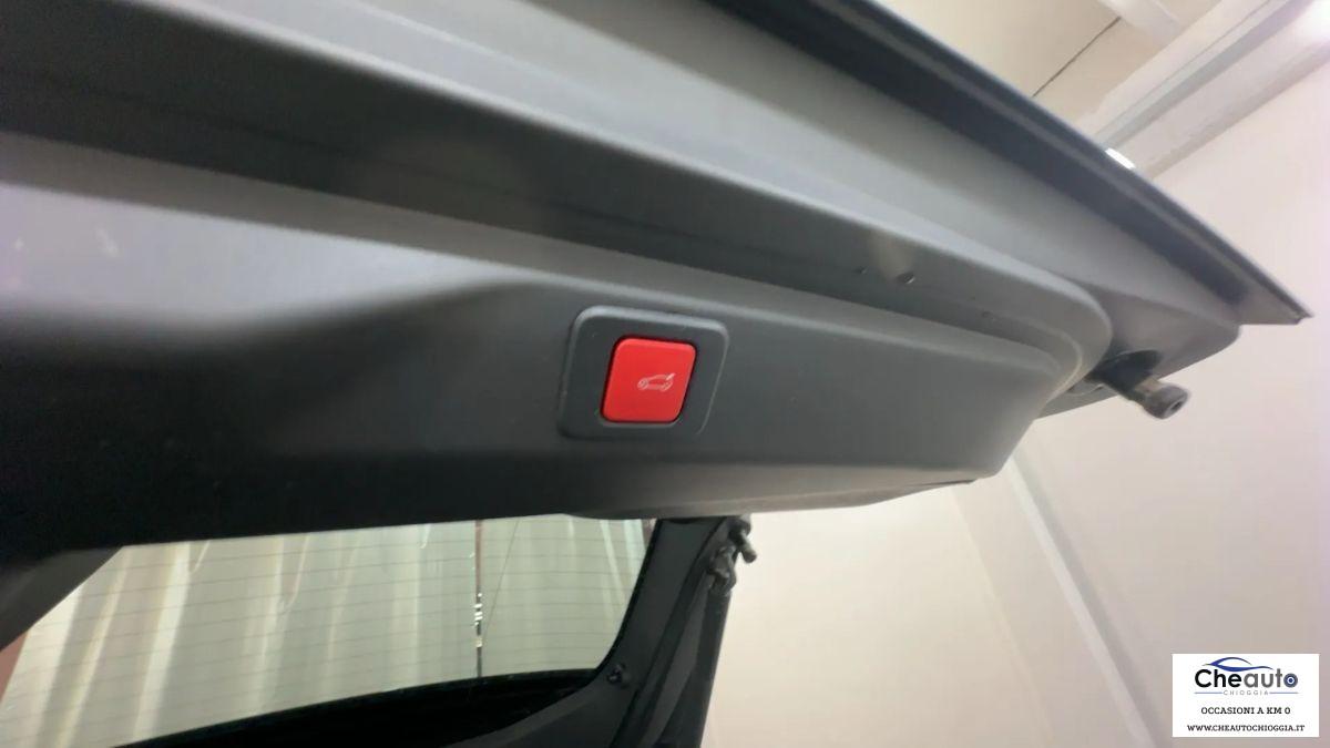 PEUGEOT - 3008 - Hybrid 136 e-DCS6 GT