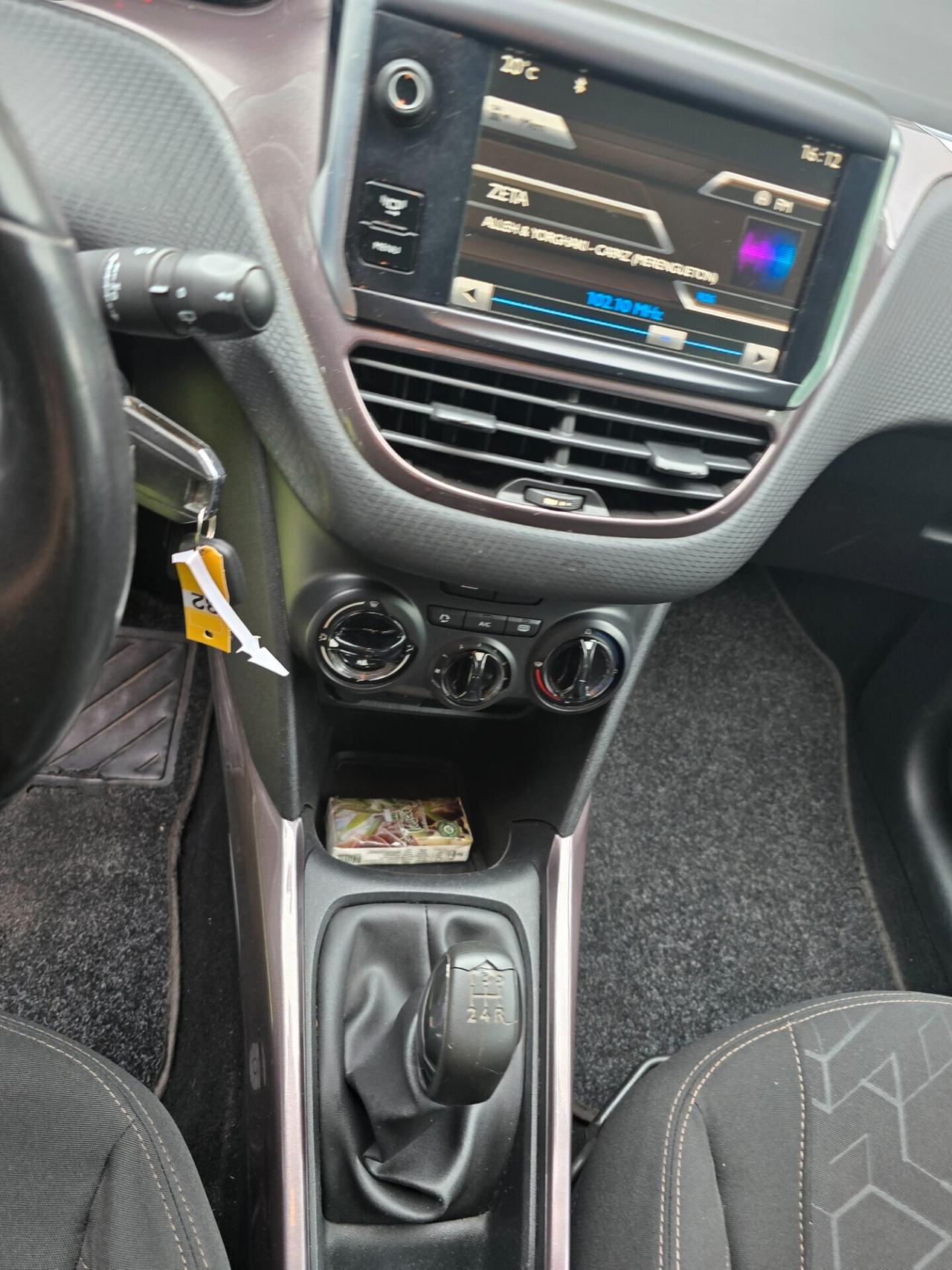 Peugeot 2008 1.4 HDi 68CV 170000km-2014