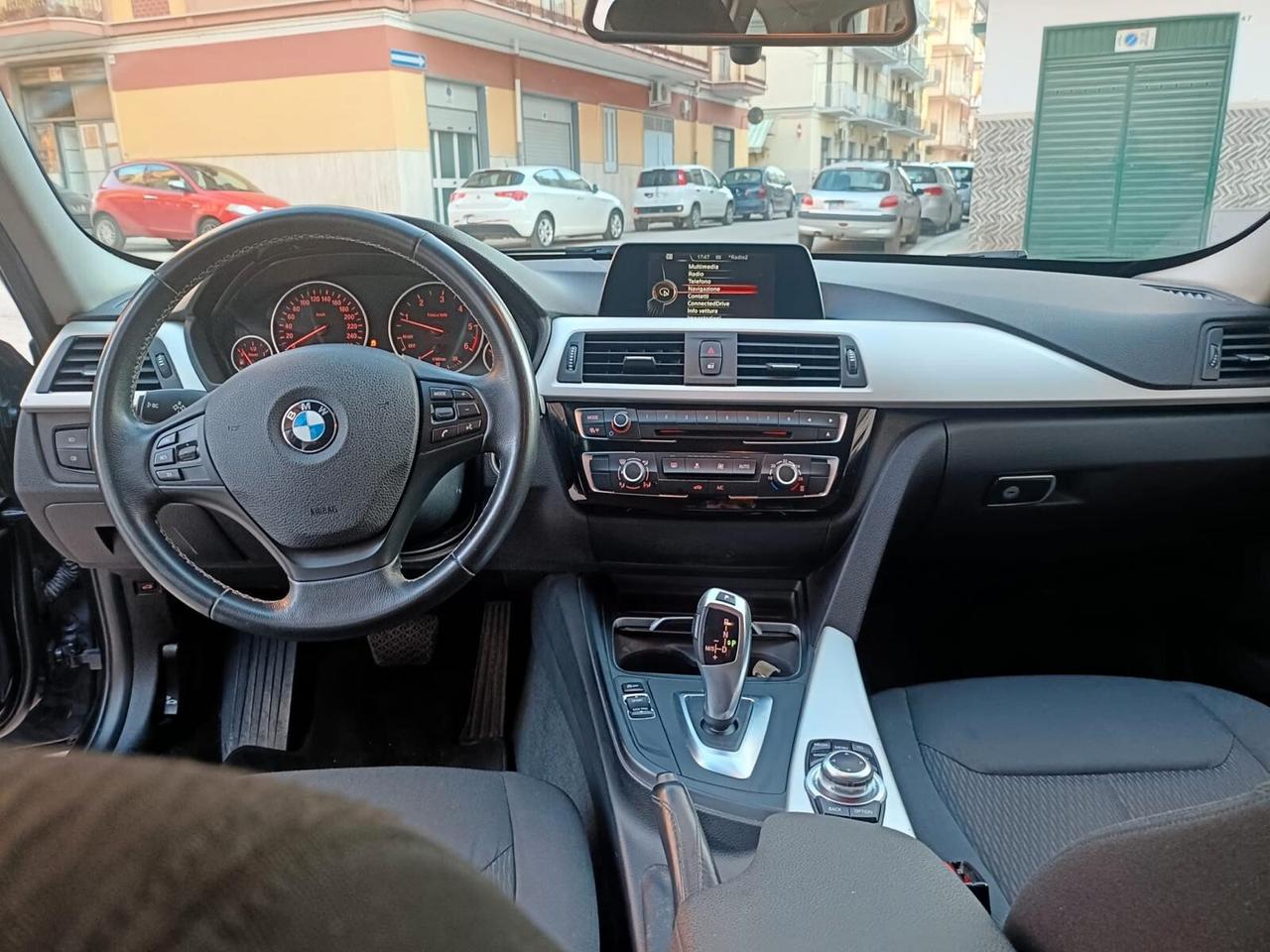Bmw 320 320d Efficient Dynamics Touring Business Advantage aut.