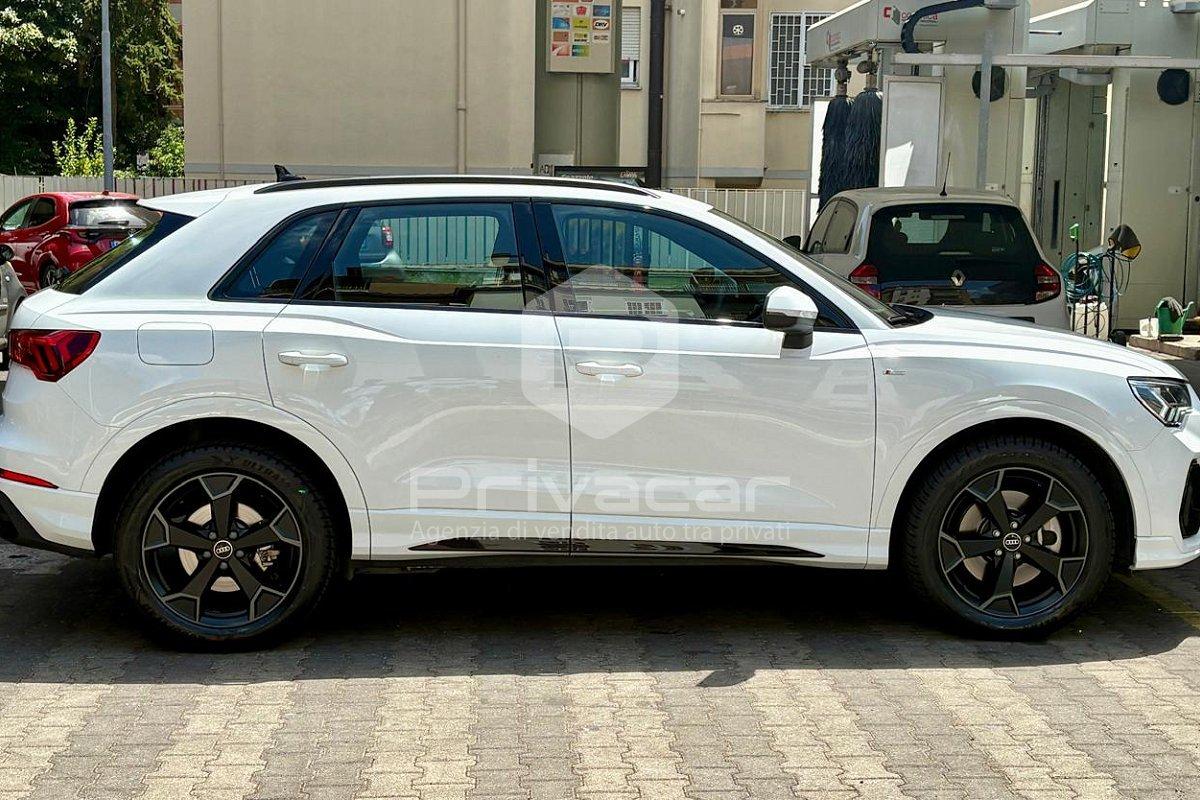 AUDI Q3 45 TFSI e S tronic S line edition