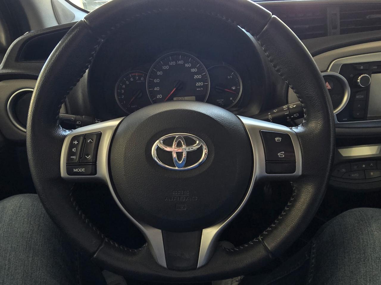 Toyota Yaris 1.3 5 porte Lounge