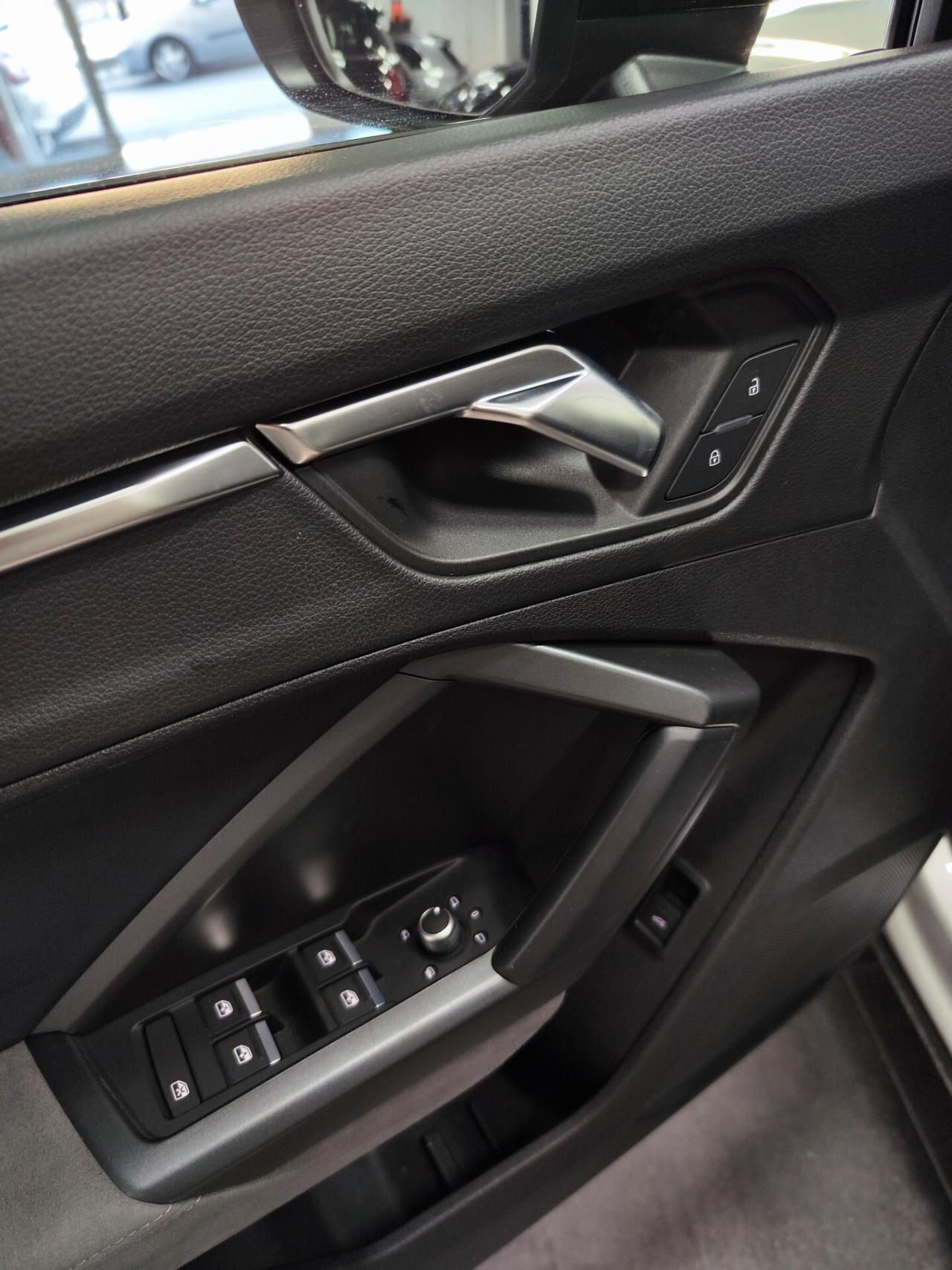 Audi Q3 SPB 35 TDI 150cv S tronic S line Tetto Black Matrix