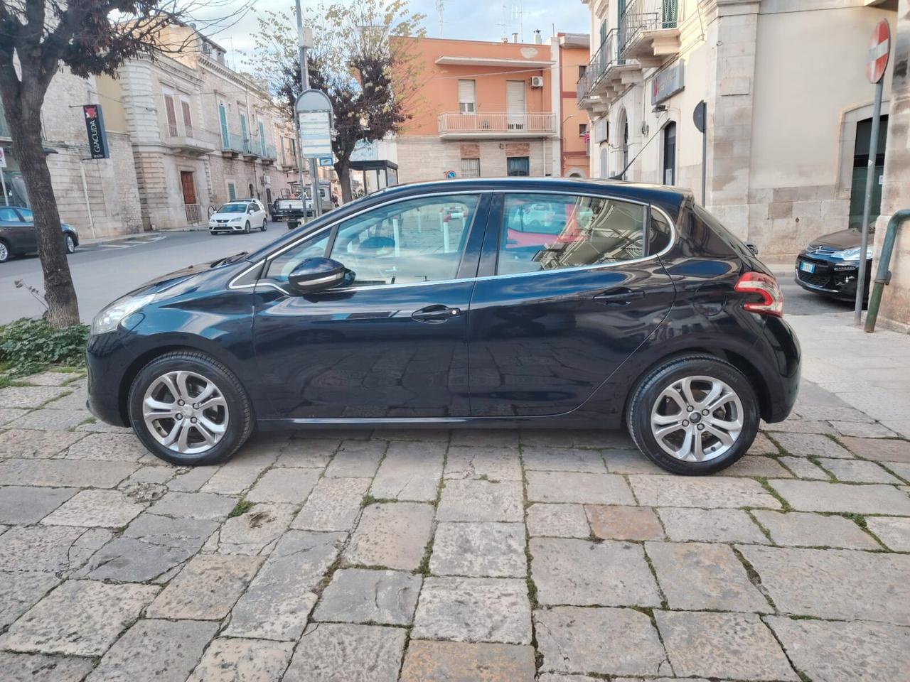 Peugeot 208 1.6 HDi 5 porte Allure
