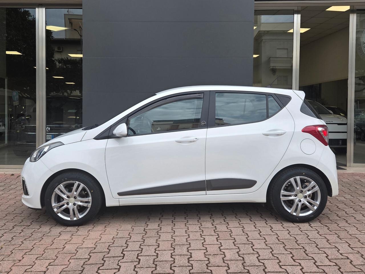 Hyundai i10 1.0 MPI Sound Edition