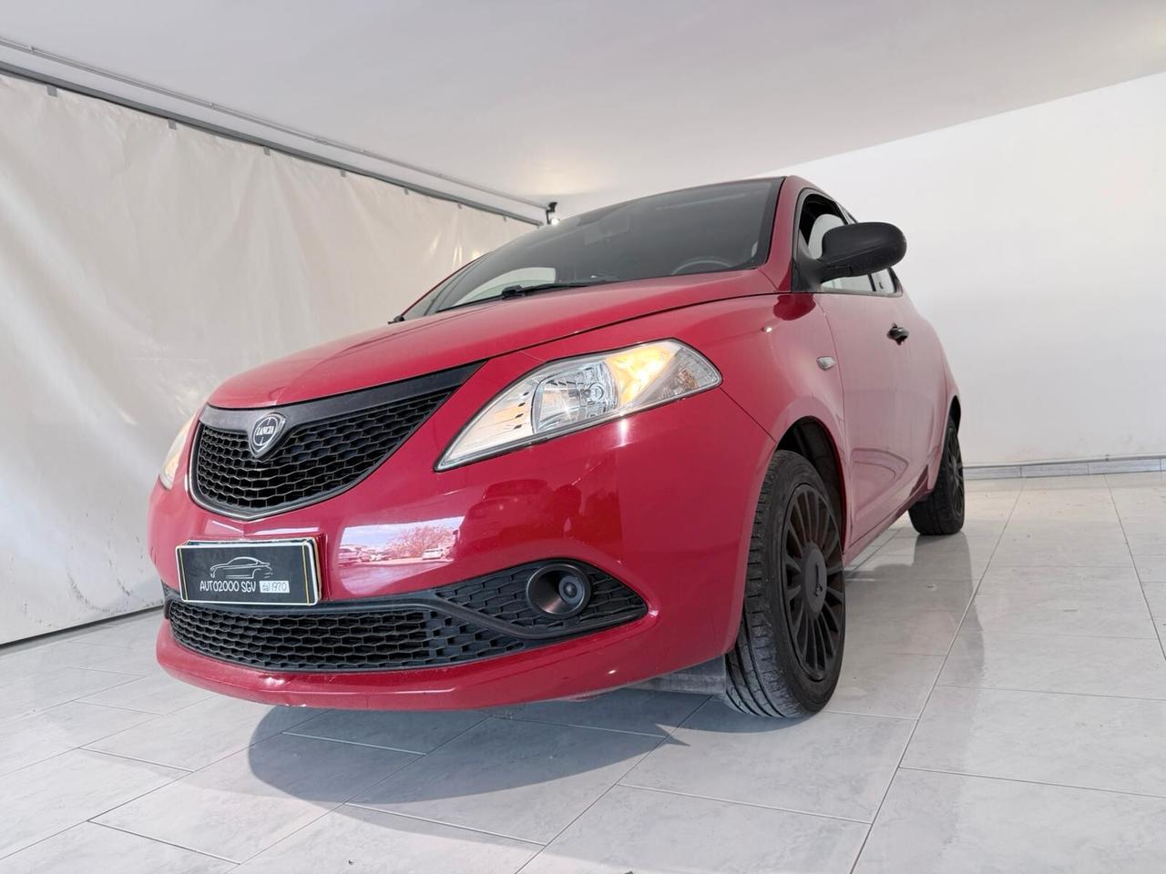 Lancia Ypsilon GPL ACCONTO 0€ RATE DA 200€ AL MESE