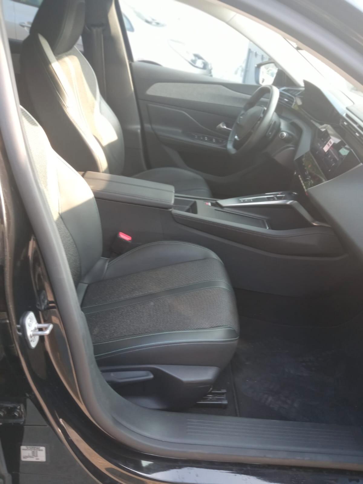 Peugeot 308 BlueHDi 130 S&S EAT8 SW Allure