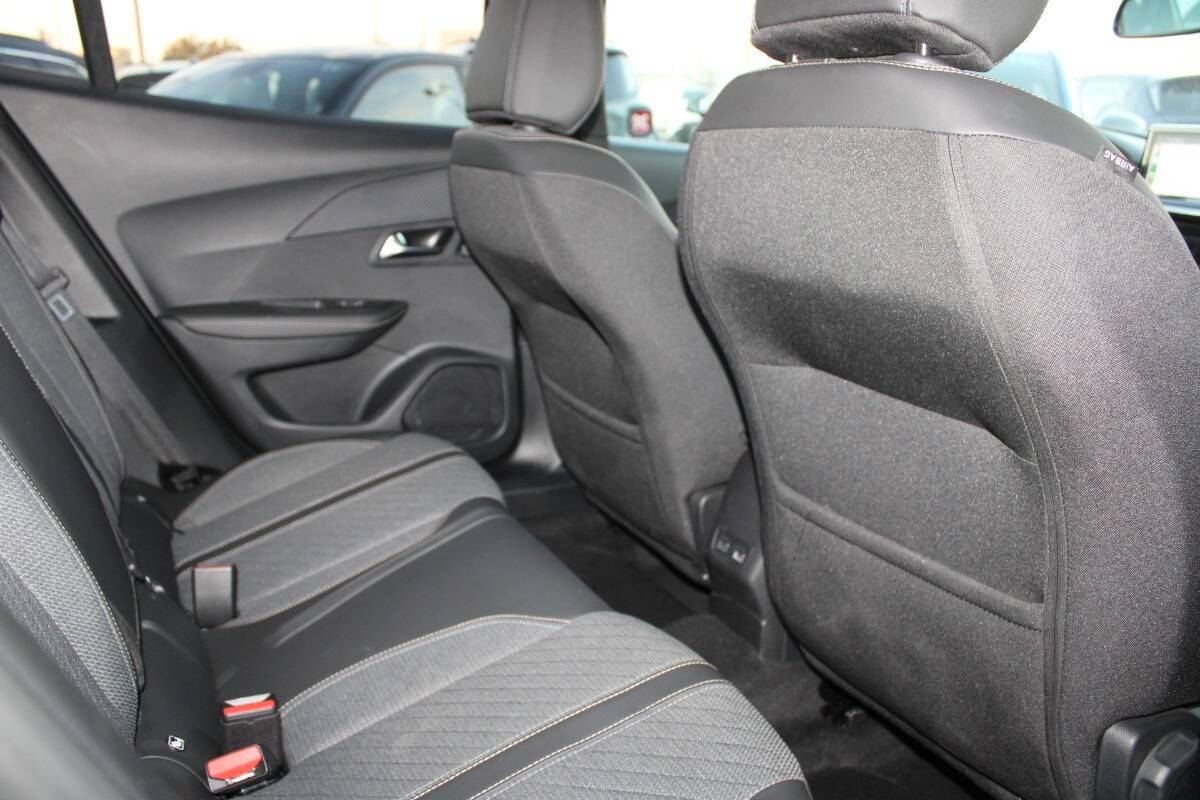 Peugeot 2008 1.2 puretech Allure s&s 100cv Con VIRTUAL COCKPIT