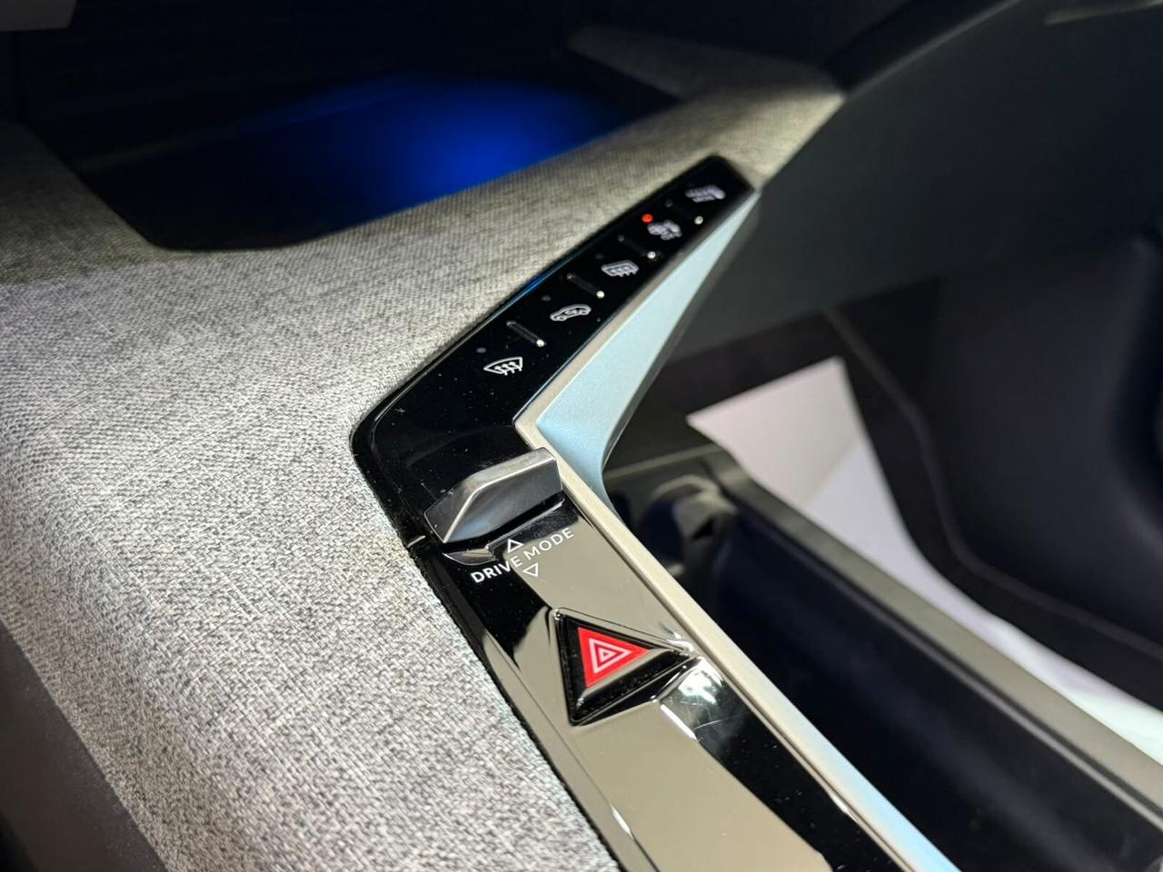 Peugeot 3008 Hybrid 136cv e-DCS6 GT my25