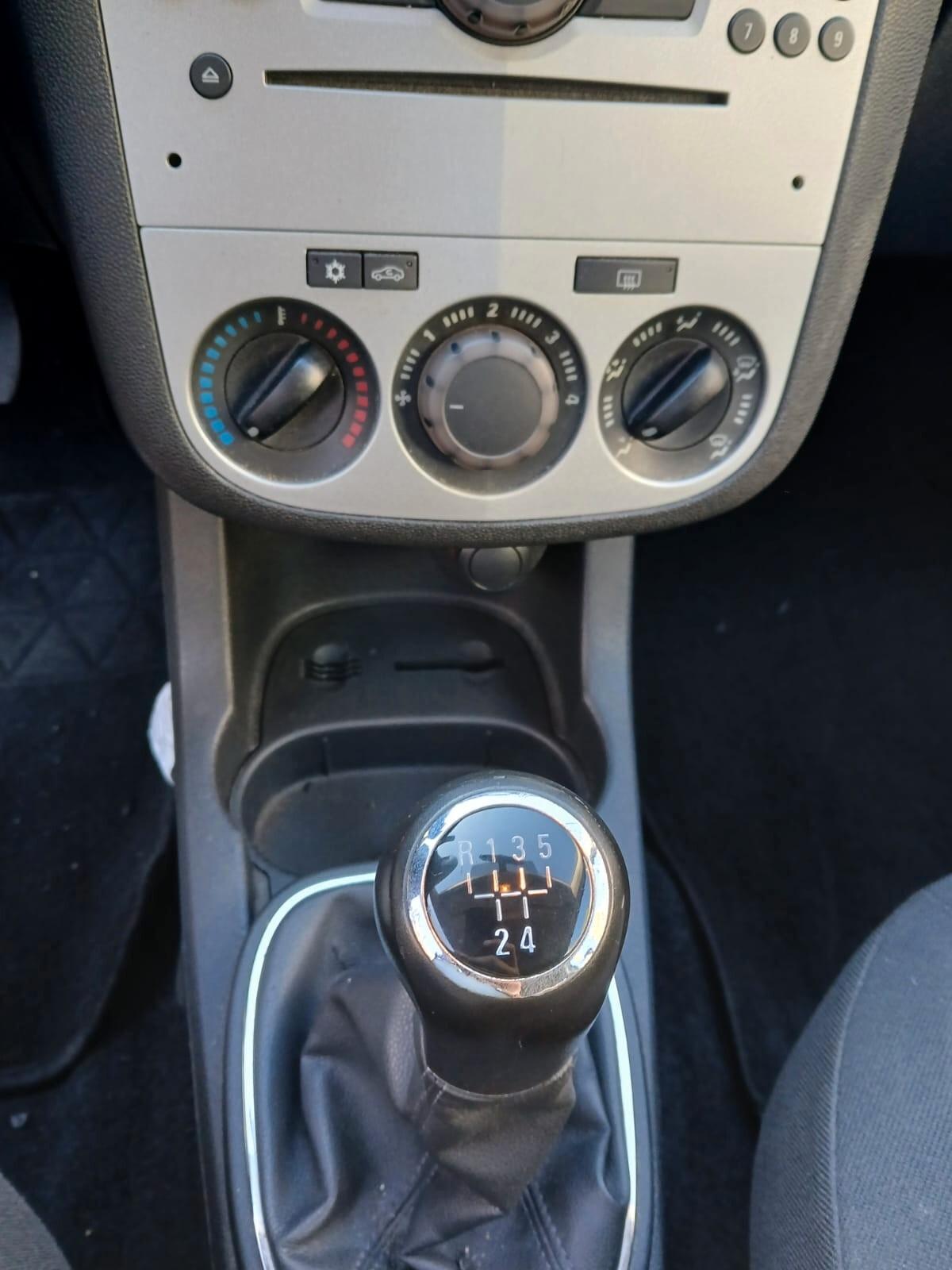 Opel Corsa 1.0 12V 3 porte Enjoy